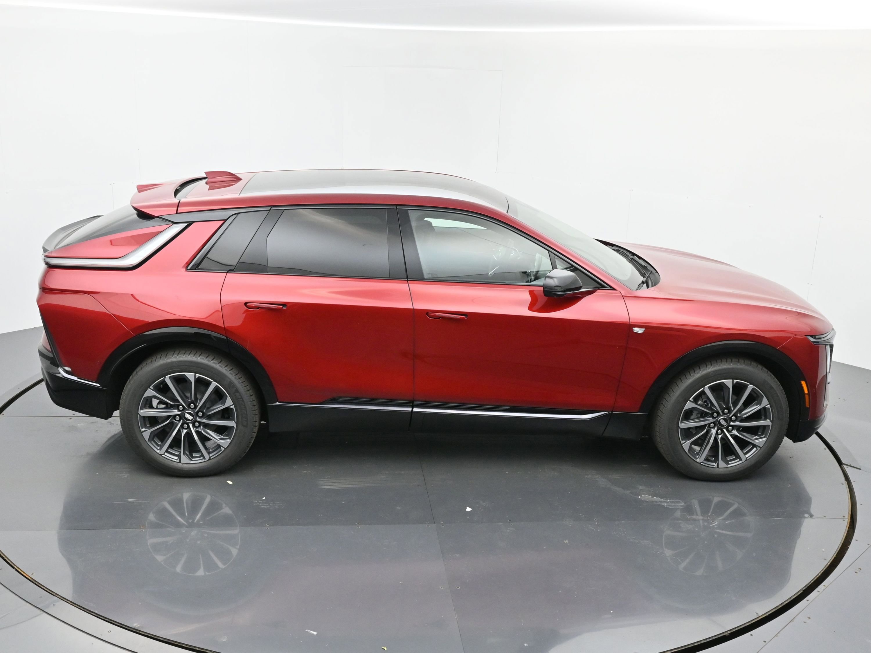 New 2026 Cadillac Lyriq Sport image 28