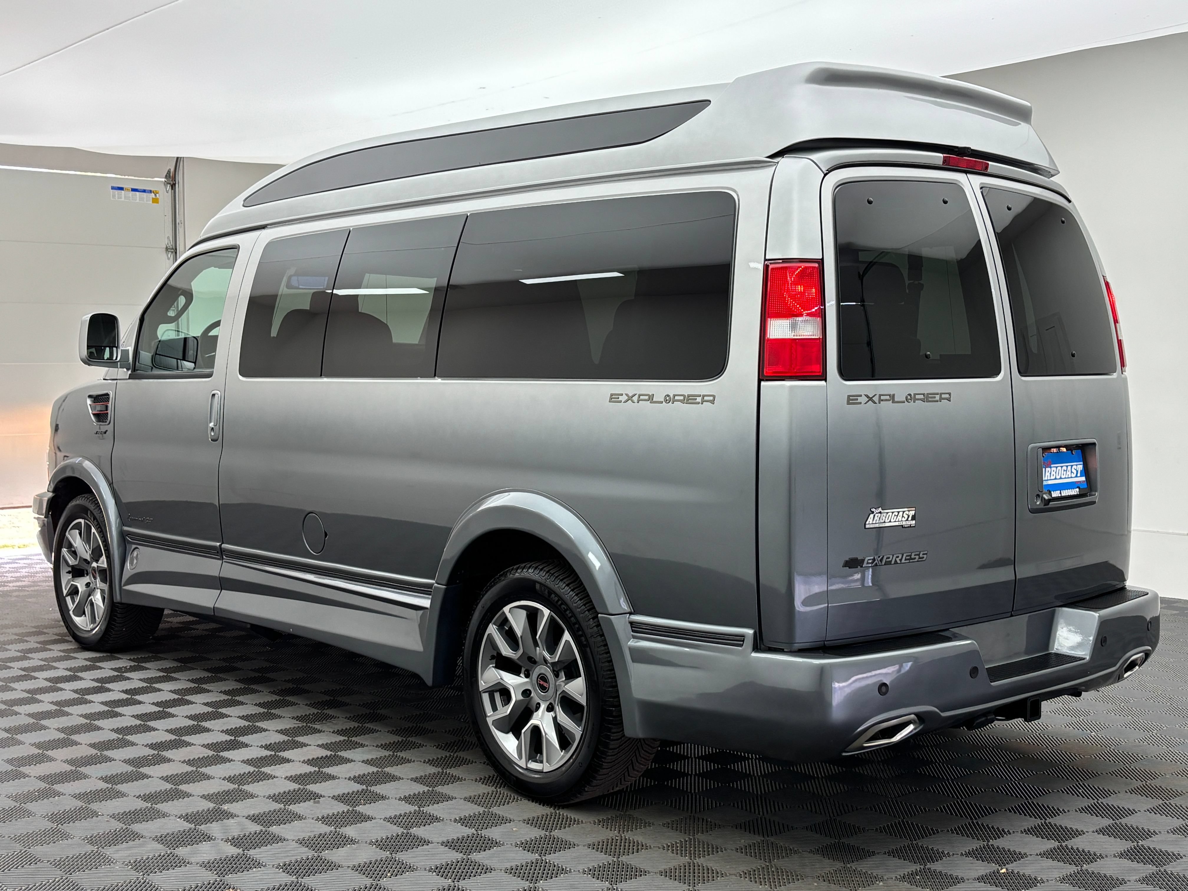 Used 2025 Chevrolet Express 2500 w/ Driver Convenience Package RWD image 14