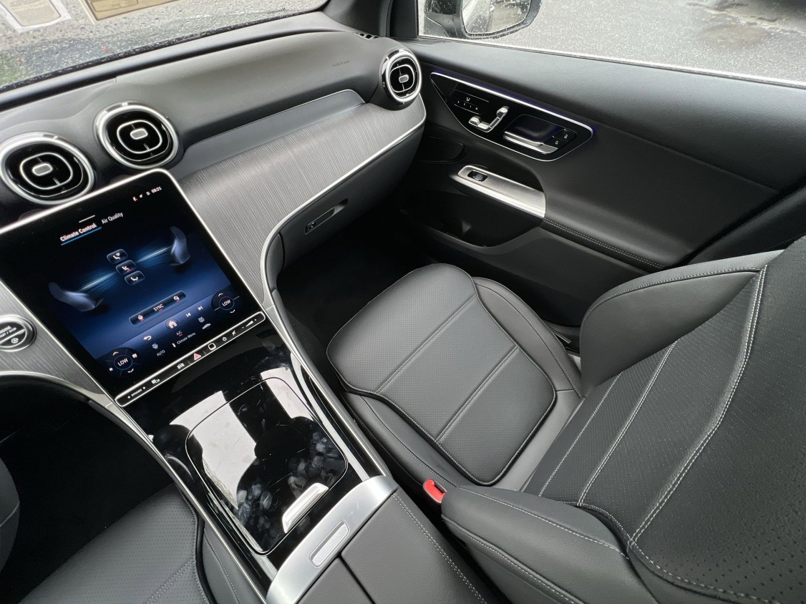 New 2026 Mercedes-Benz GLC 300 4MATIC image 14