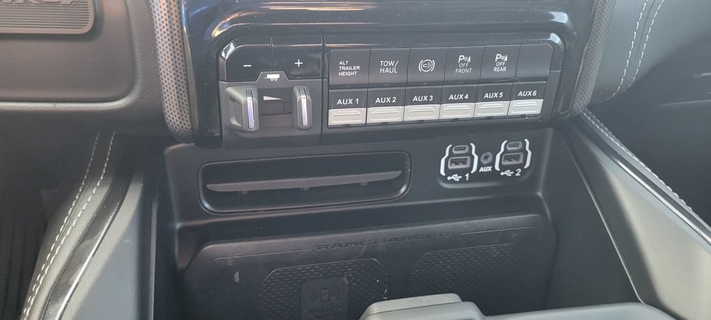 Used 2024 RAM 3500 Limited AWD/4WD image 23