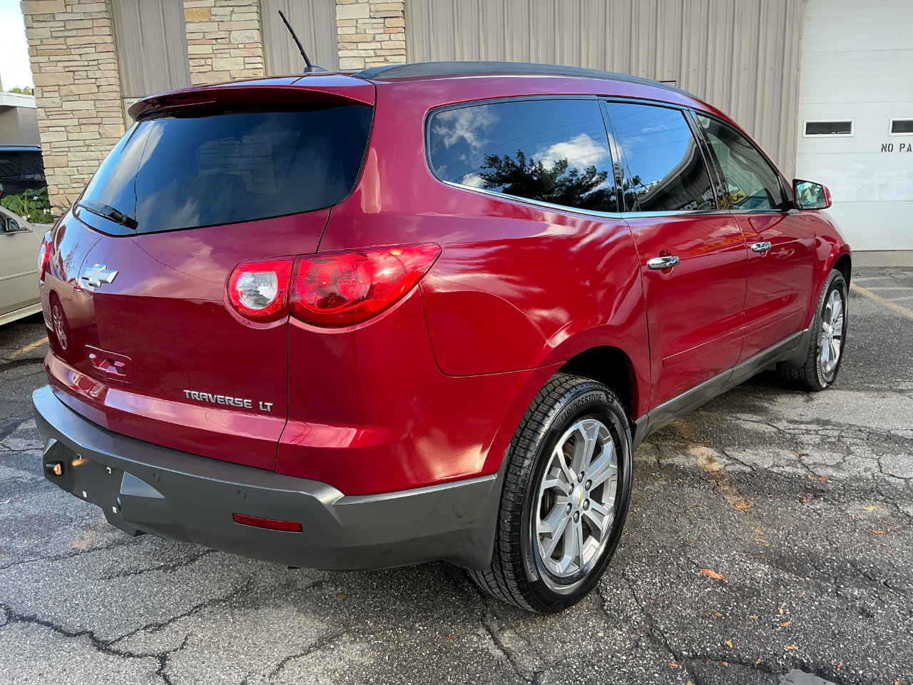 Used 2012 Chevrolet Traverse LT w/ All-Star Edition image 3