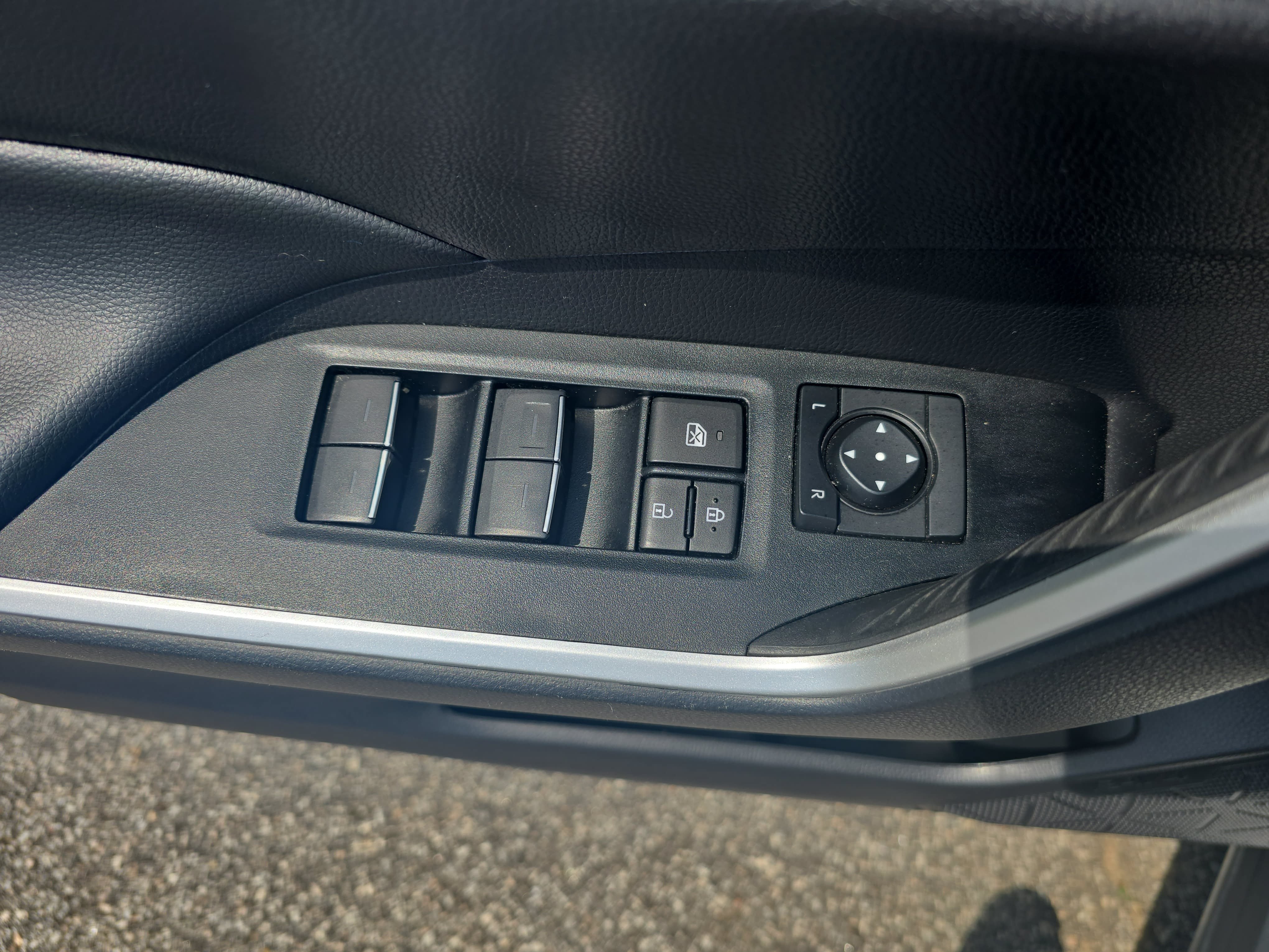 Used 2025 Toyota RAV4 XLE Premium FWD image 28
