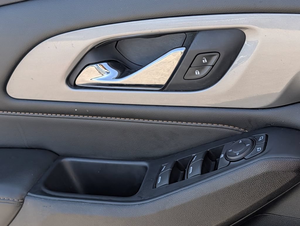 Used 2021 Chevrolet Traverse LT w/ LT Premium Package FWD image 25