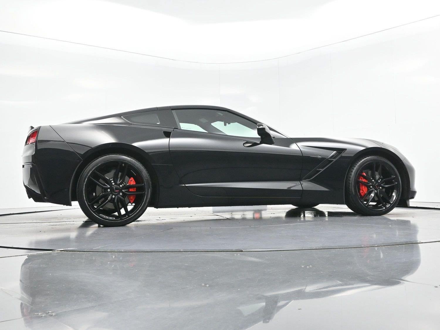 Used 2019 Chevrolet Corvette Stingray Coupe w/ Carbon Flash Badge Package RWD image 46