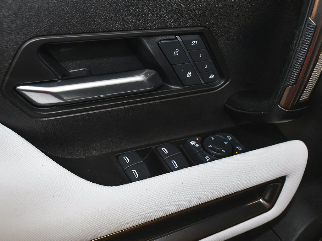 Used 2025 GMC Hummer EV 3X AWD/4WD image 10