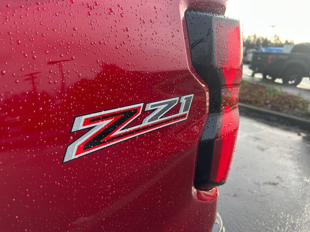 Used 2025 Chevrolet Colorado Z71 w/ Technology Package image 32