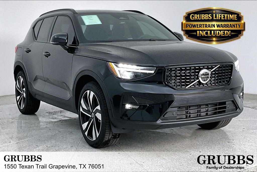 New 2026 Volvo XC40 B4 Plus w/ Climate Package