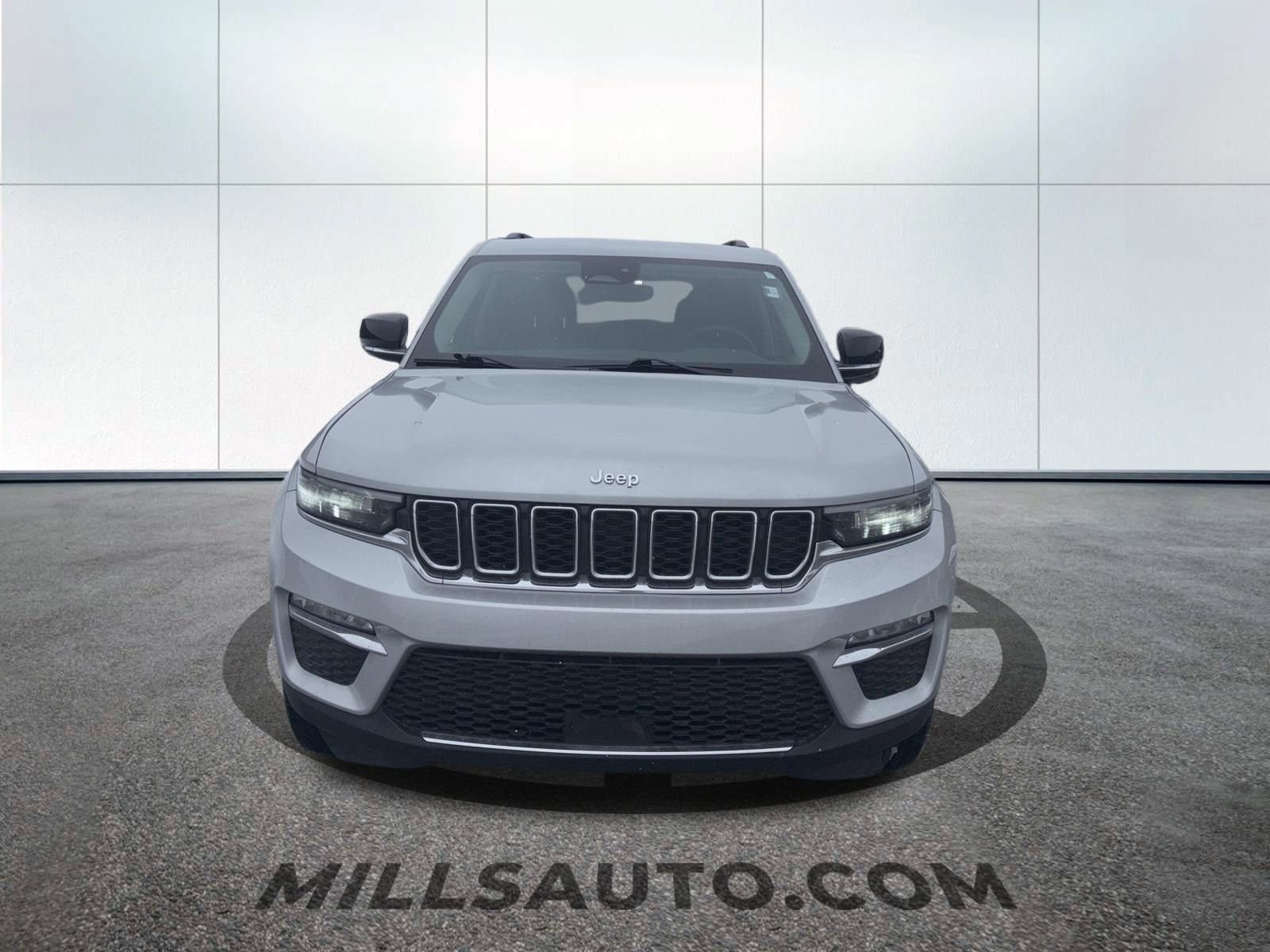 Used 2023 Jeep Grand Cherokee Limited image 2