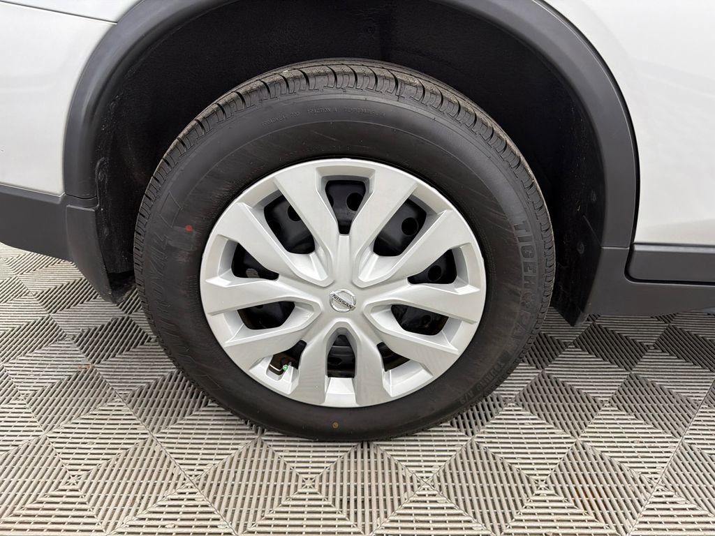 Used 2019 Nissan Rogue S image 18