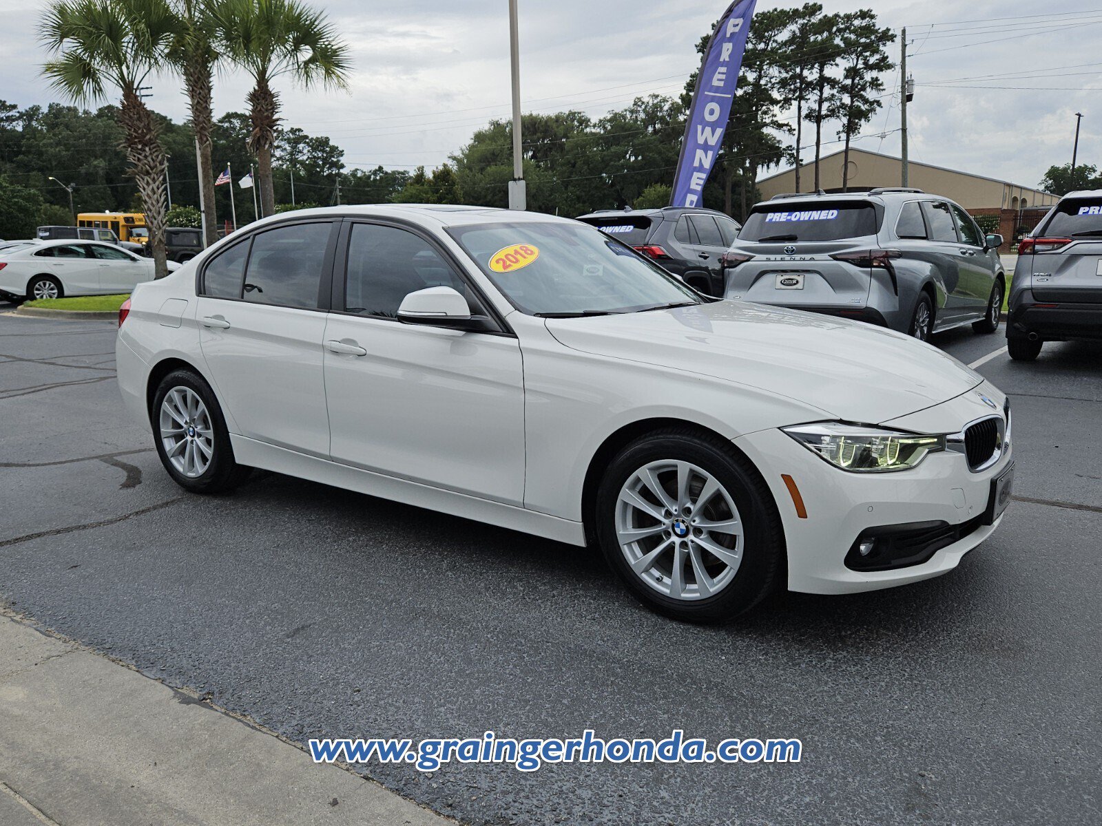 Used 2018 BMW 320i xDrive Sedan AWD/4WD image 7