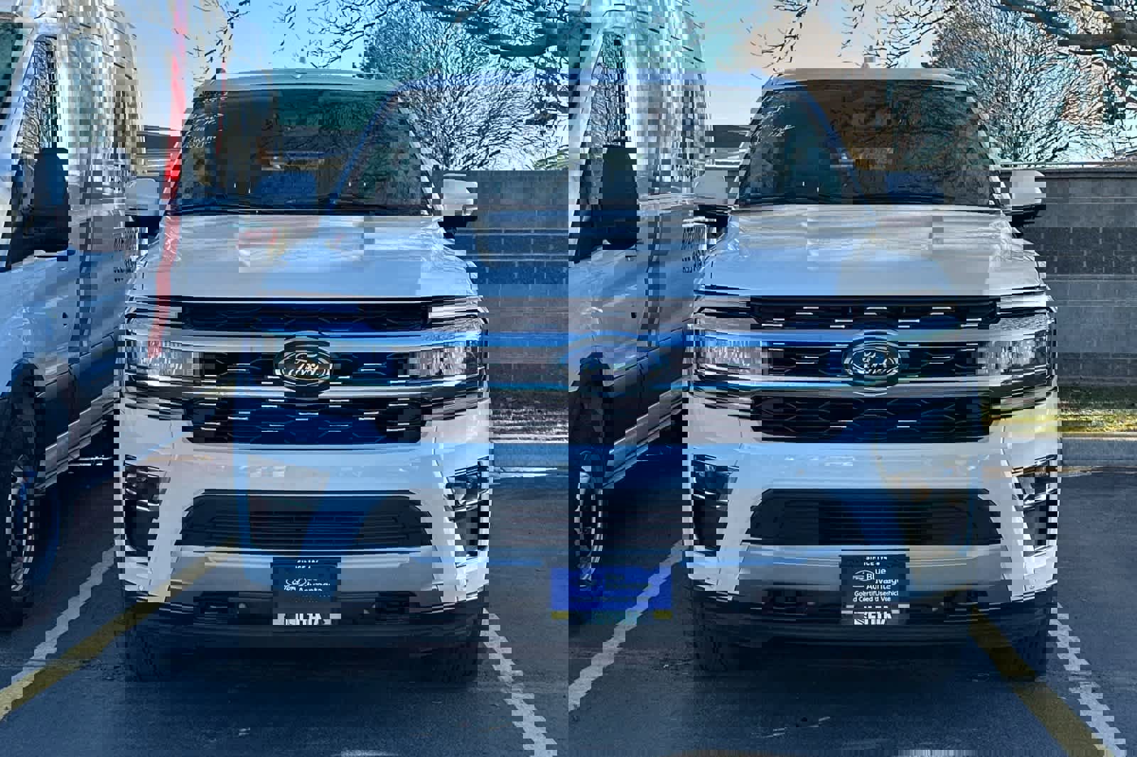 Used 2022 Ford Expedition Max Limited image 6