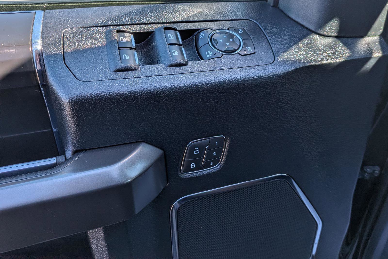 Used 2019 Ford F150 Lariat w/ Equipment Group 502A Luxury AWD/4WD image 13