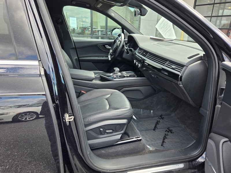 Used 2017 Audi Q7 3.0T Premium Plus w/ Premium Plus Package image 12