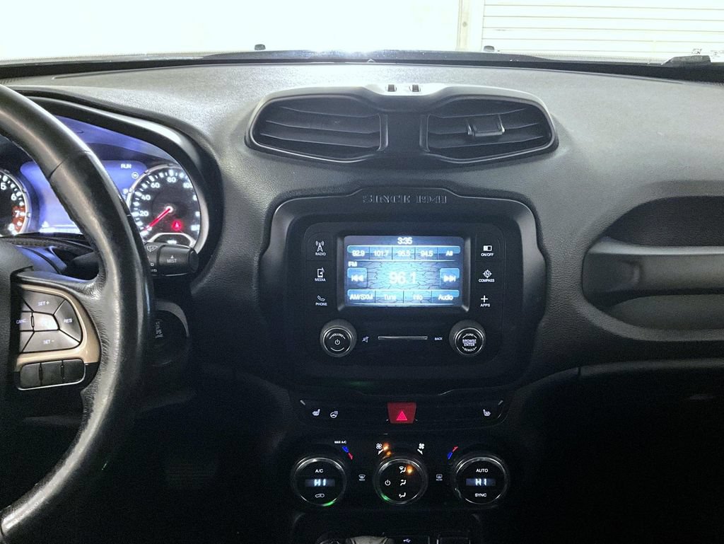 Used 2017 Jeep Renegade Limited AWD/4WD image 12
