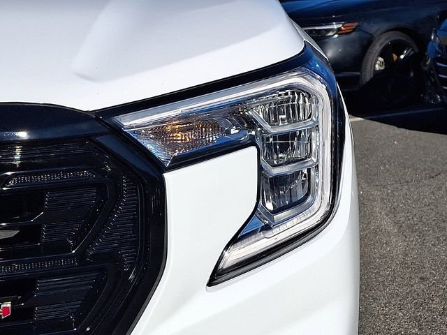 Used 2022 GMC Terrain AT4 image 9