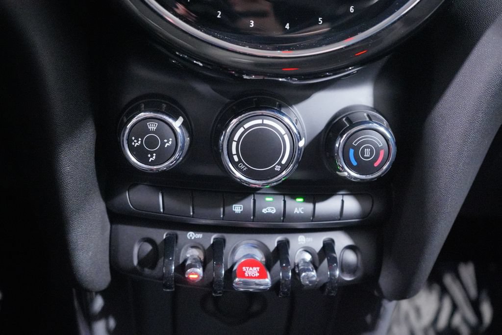 Used 2024 MINI Cooper 2-Door Hardtop FWD image 13