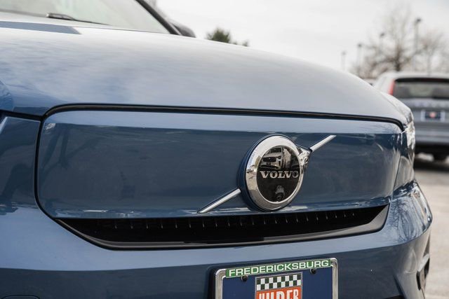 Used 2022 Volvo C40 P8 Recharge Ultimate image 12