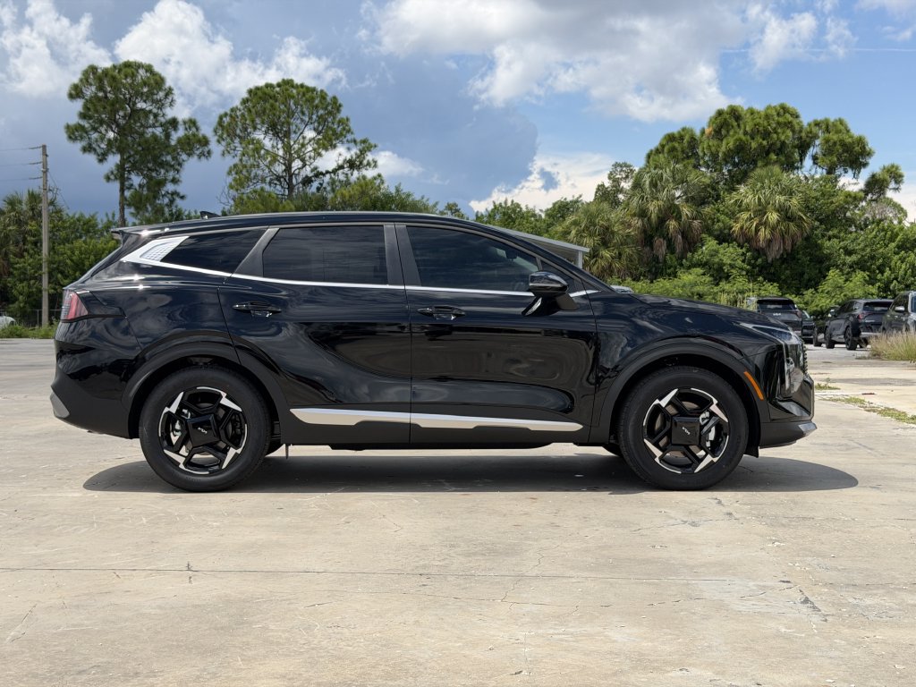 New 2027 Kia Sportage EX FWD image 3