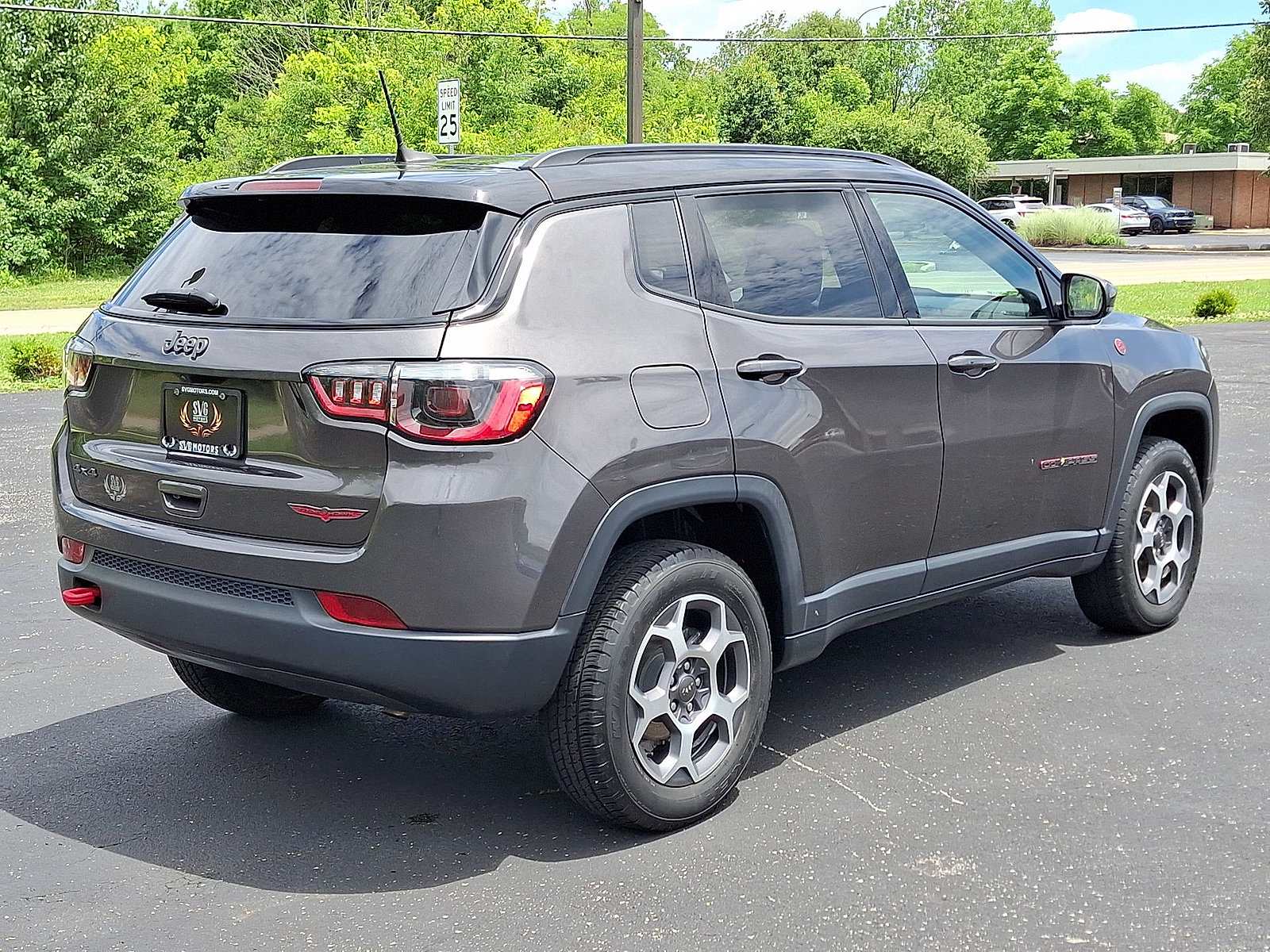 Used 2022 Jeep Compass Trailhawk w/ Trailhawk Convenience Group AWD/4WD image 25
