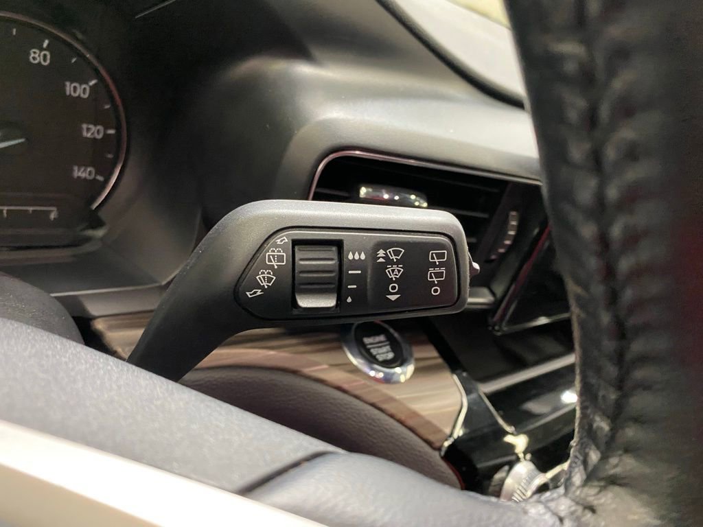 Used 2021 Ford Explorer Limited w/ Equipment Group 301A image 31