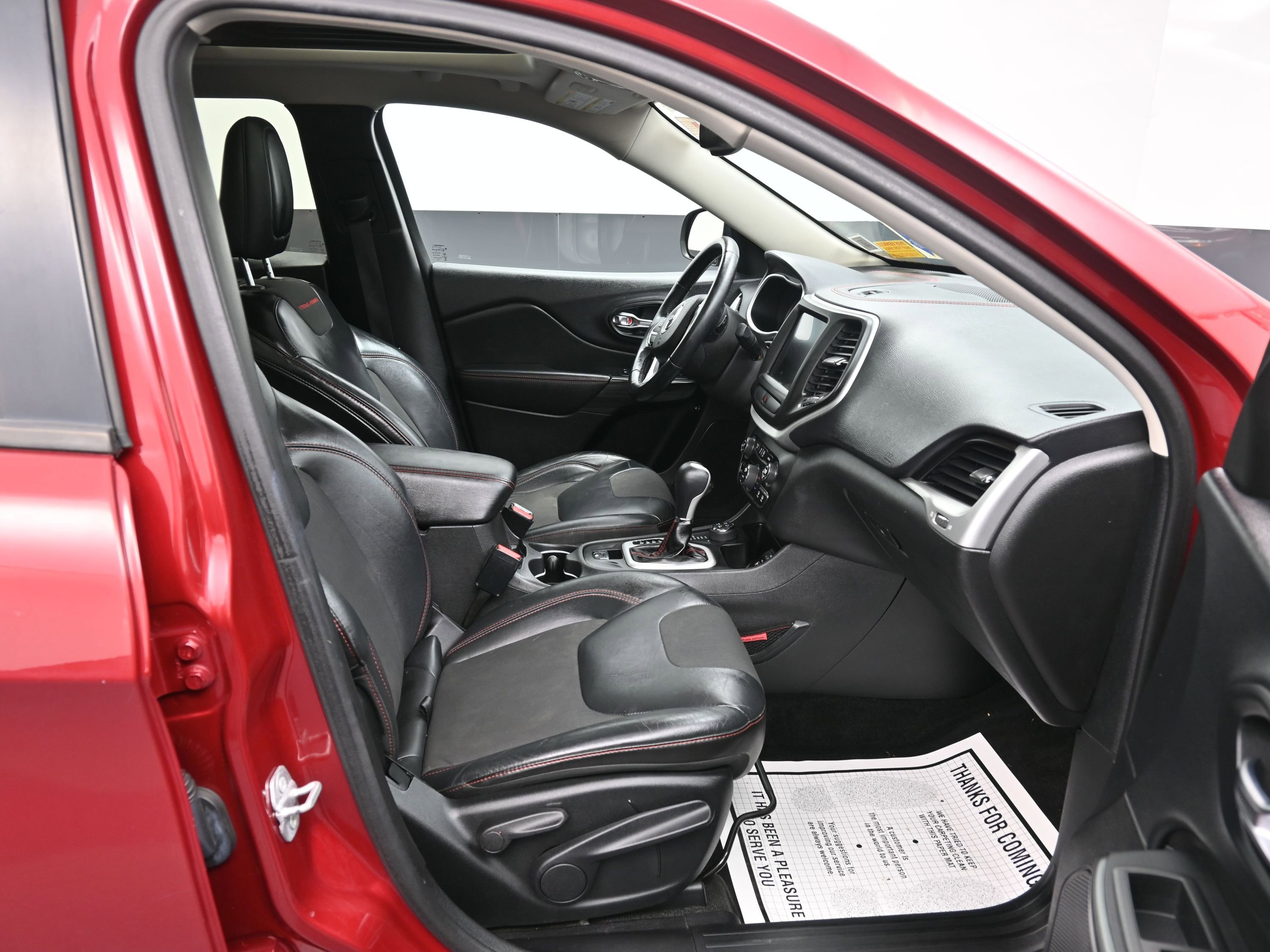 Used 2015 Jeep Cherokee Trailhawk w/ Comfort/Convenience Group image 26