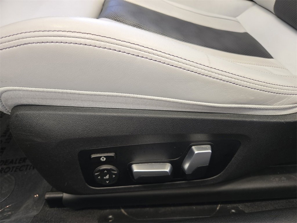 Used 2022 BMW M4 xDrive Competition w/ M Carbon Exterior Package image 24