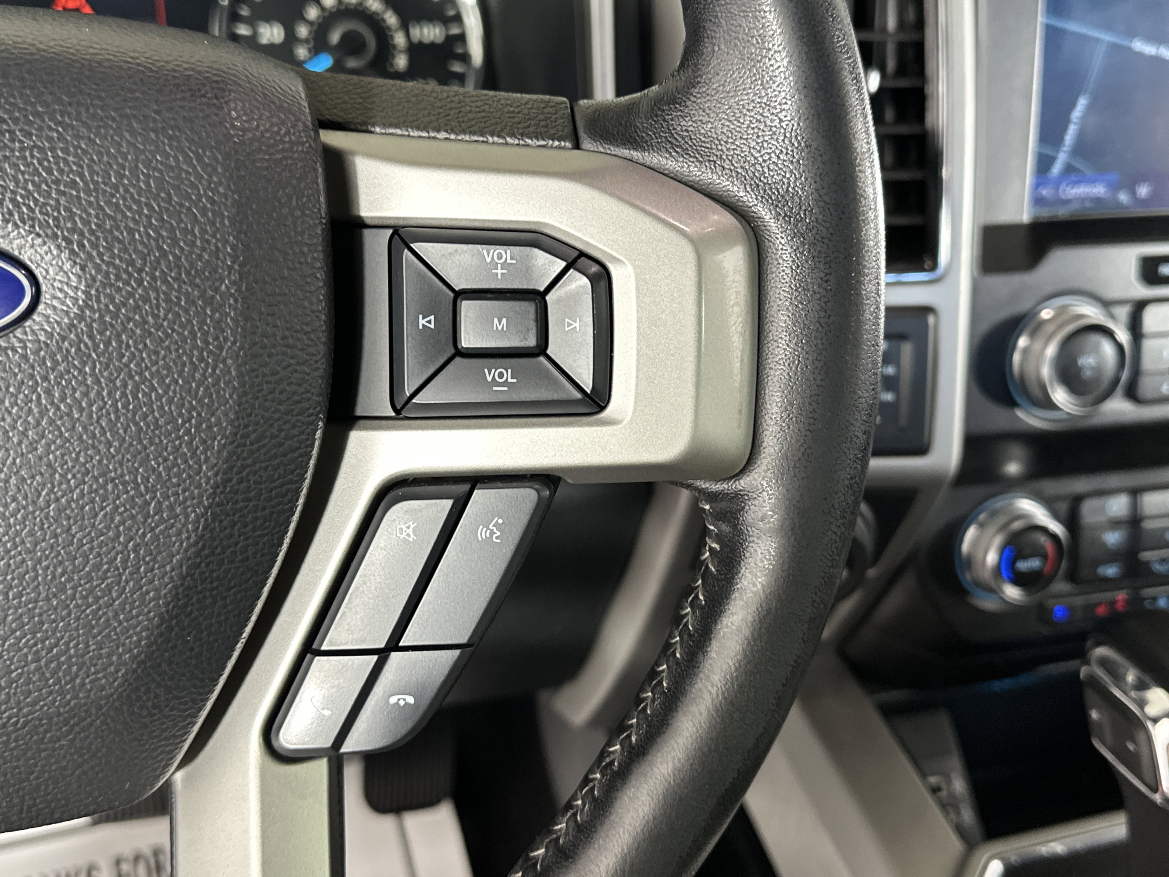 Used 2019 Ford F150 Lariat w/ Equipment Group 502A Luxury image 35