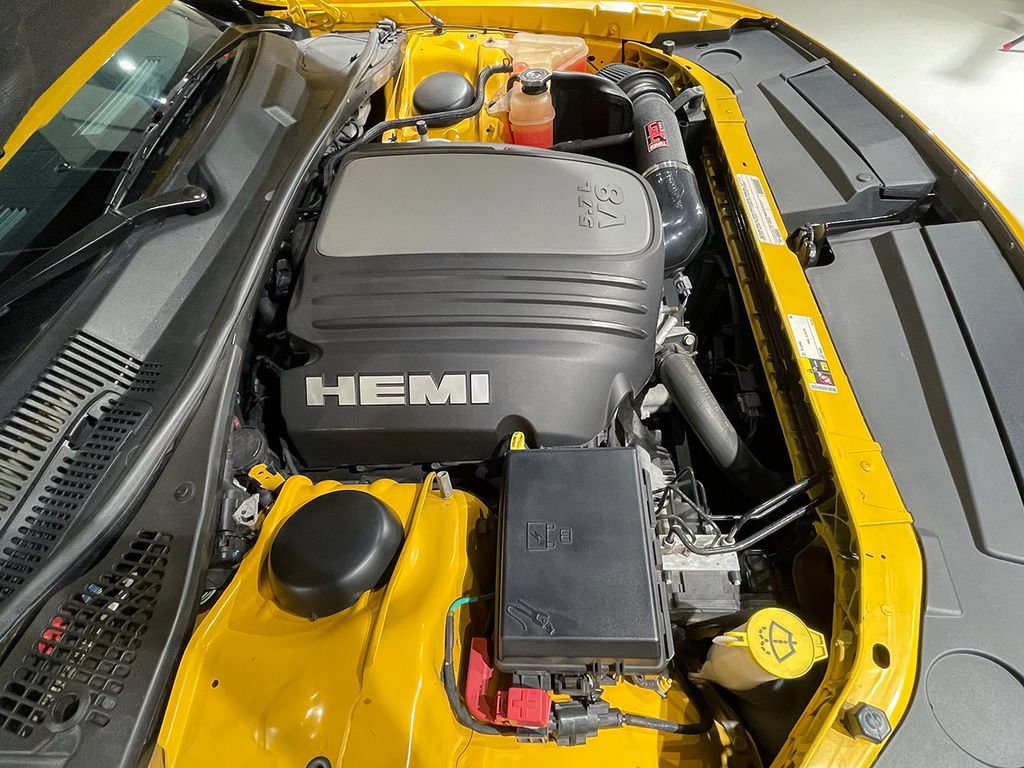Used 2012 Dodge Challenger R/T RWD image 17
