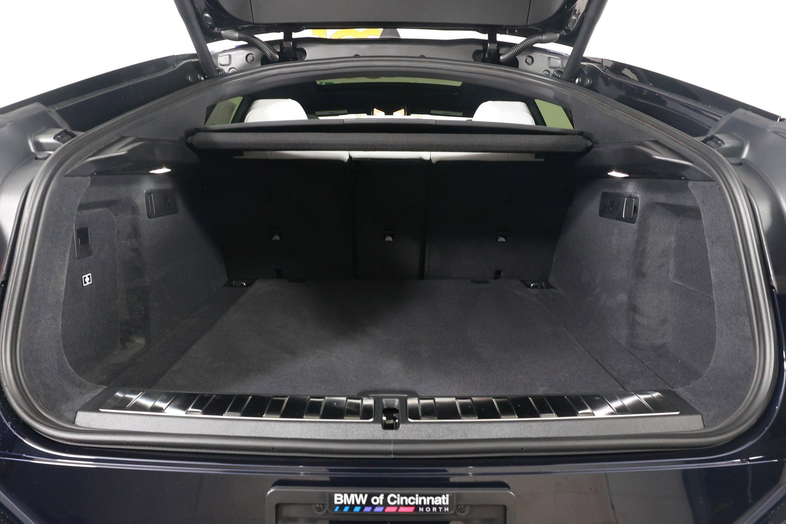 Used 2025 BMW X6 xDrive40i w/ Parking Assistance Package image 23