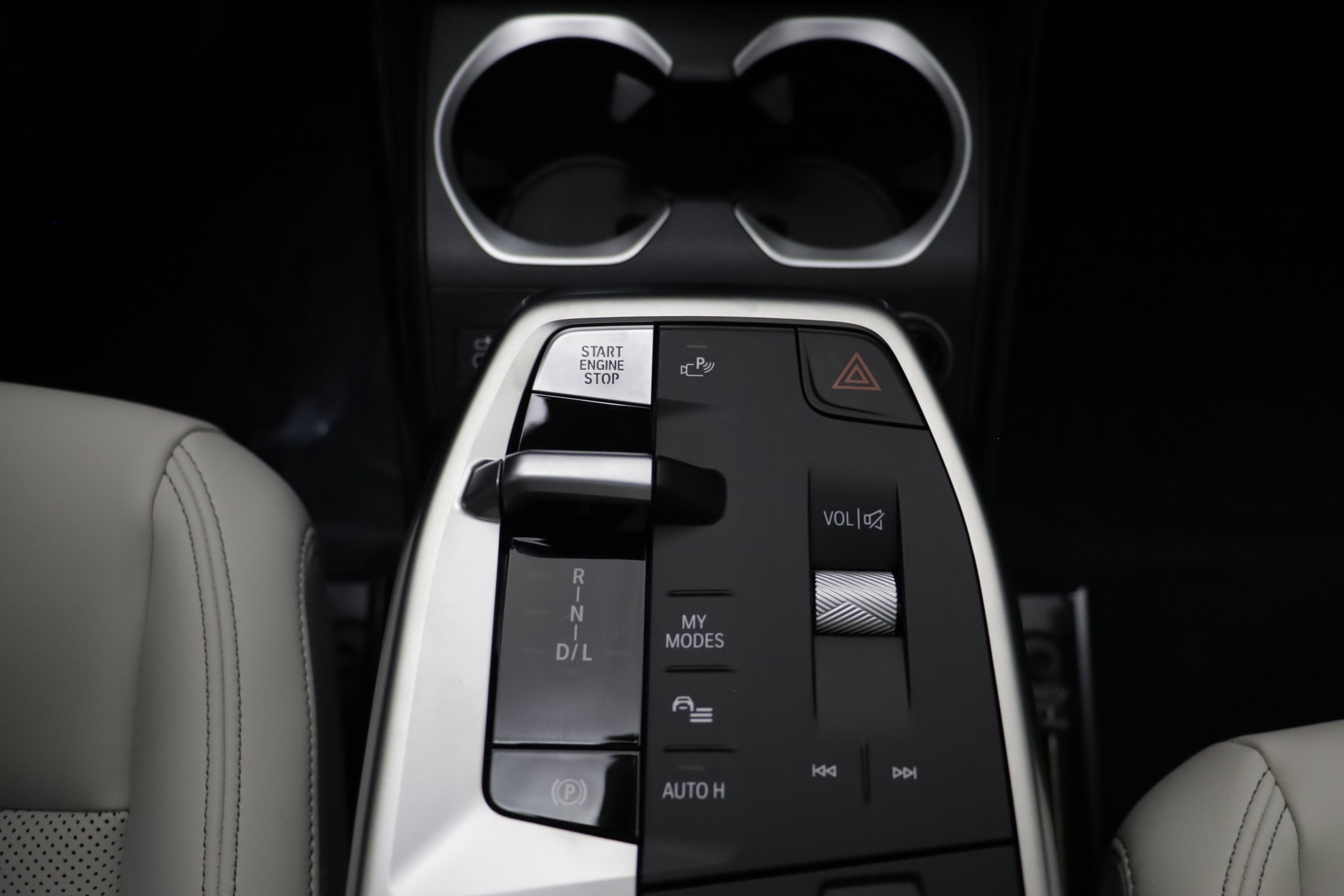 New 2027 BMW X1 xDrive28i AWD/4WD image 12