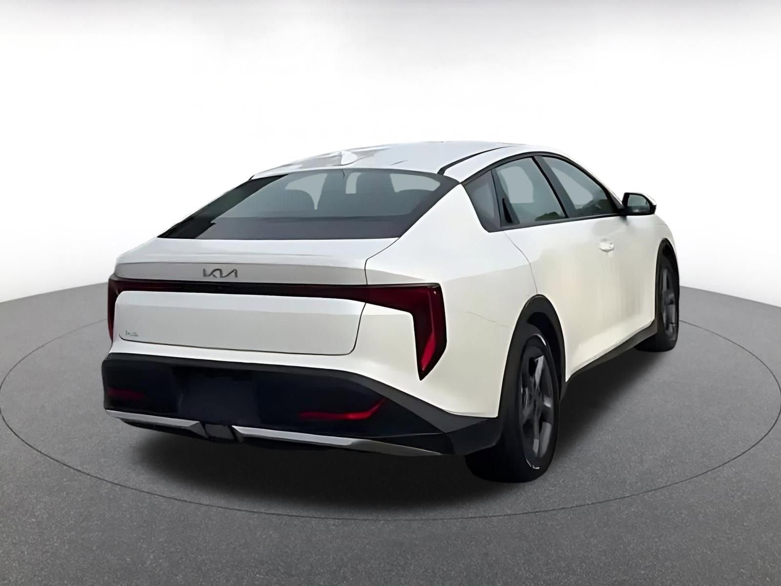 Used 2025 Kia K4 LXS image 14