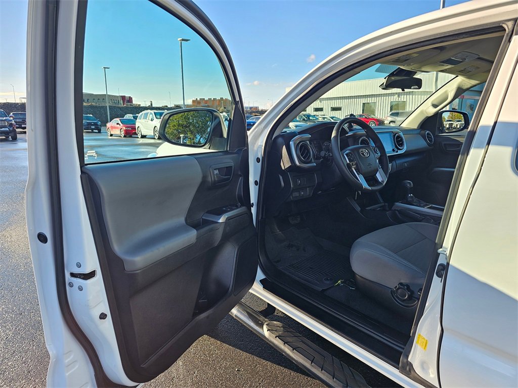 Used 2022 Toyota Tacoma SR5 image 18