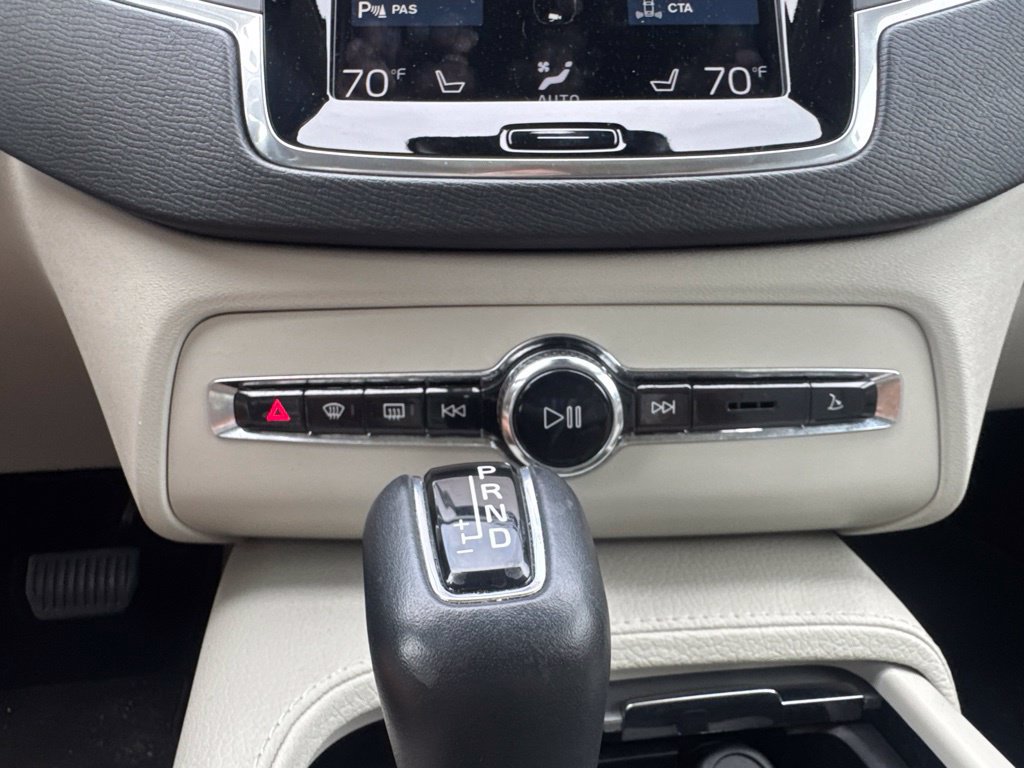 Used 2022 Volvo XC90 T5 Momentum AWD/4WD image 33