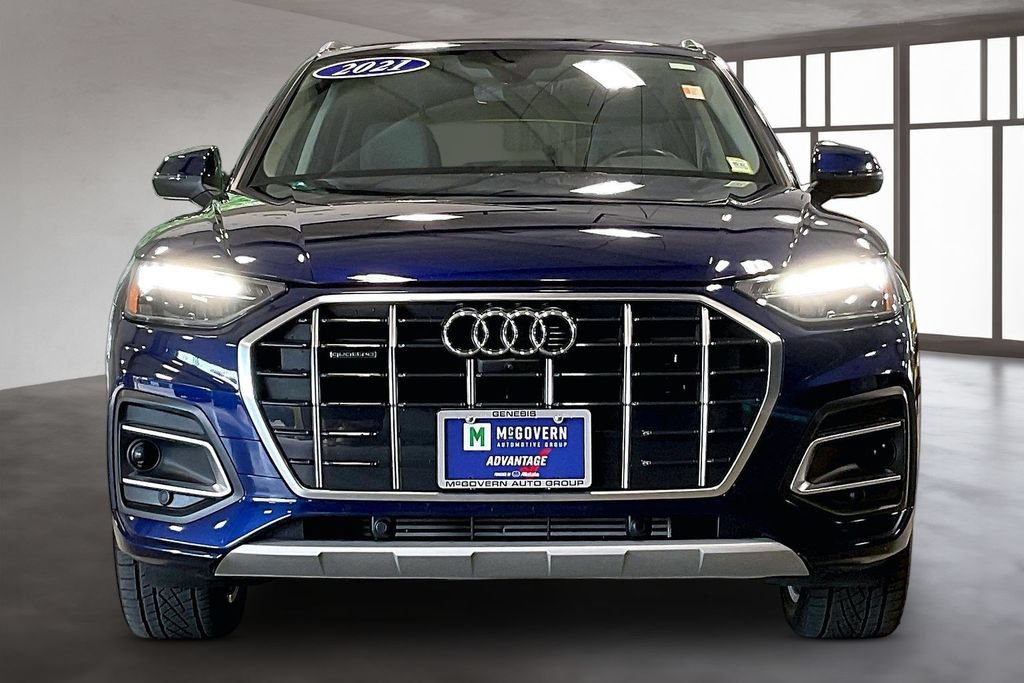 Used 2021 Audi Q5 2.0T Premium Plus w/ Premium Plus Package AWD/4WD image 2