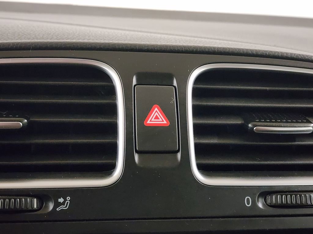 Used 2010 Volkswagen Golf 2-Door image 27