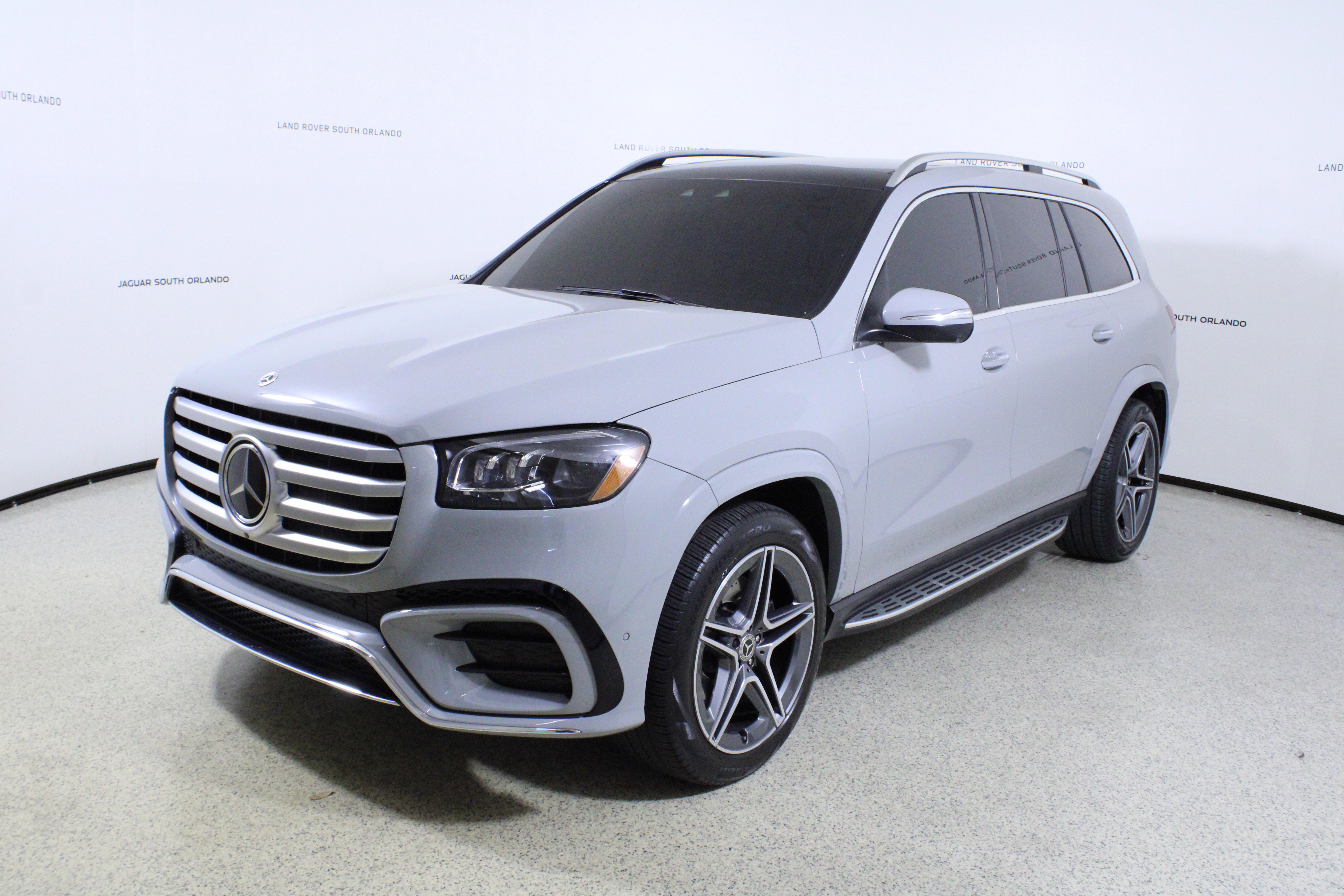 Used 2024 Mercedes-Benz GLS 450 4MATIC image 4