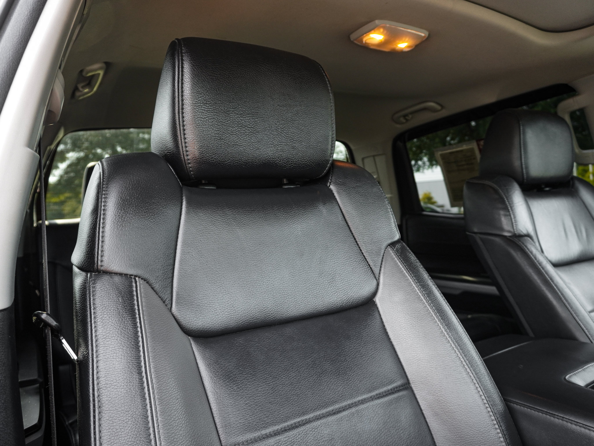 Used 2018 Toyota Tundra Limited w/ Limited Premium Package AWD/4WD image 32