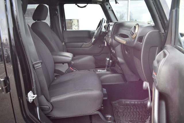 Used 2015 Jeep Wrangler Unlimited Sport image 32