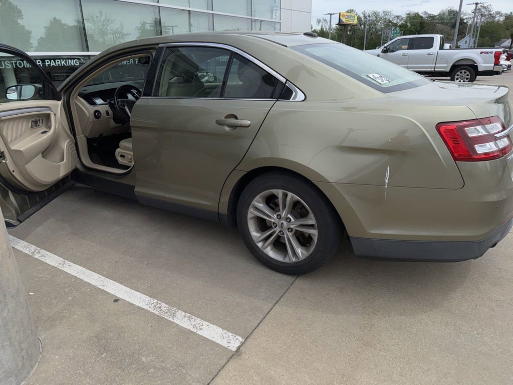 Used 2013 Ford Taurus SEL FWD image 6