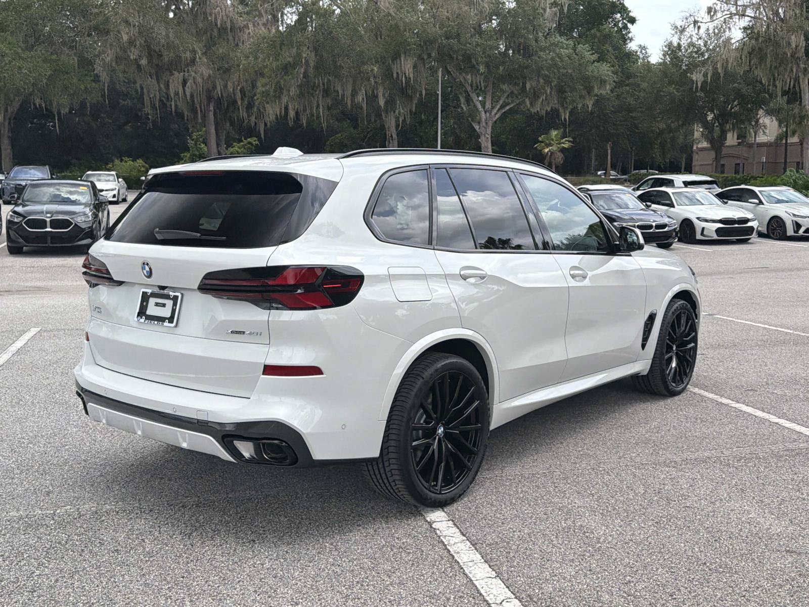 New 2026 BMW X5 xDrive40i w/ M Sport Package AWD/4WD image 4