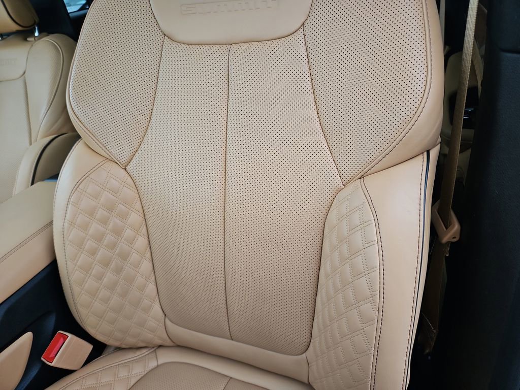 Used 2024 Jeep Grand Cherokee L Summit image 17