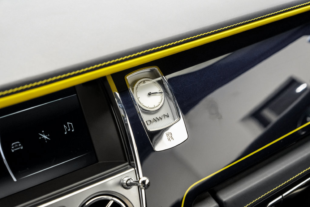 Used 2021 Rolls-Royce Dawn RWD image 30