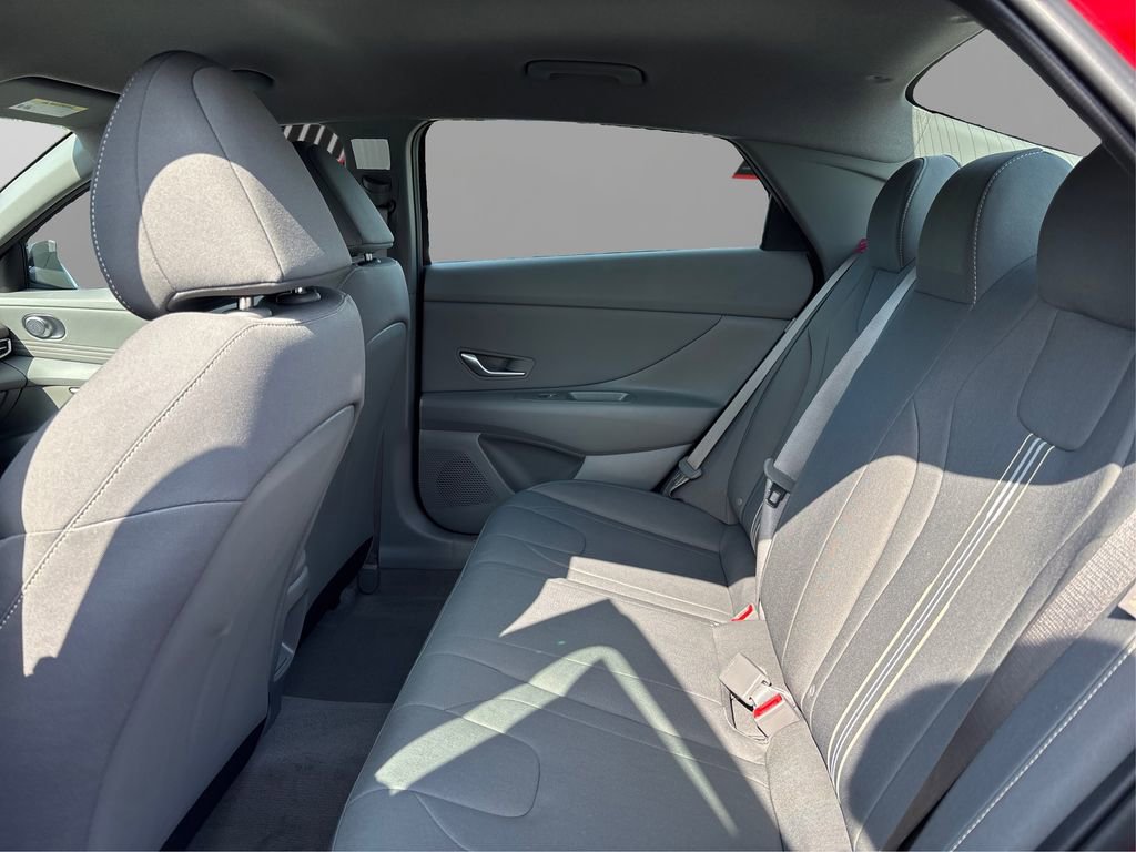 Certified 2025 Hyundai Elantra SEL image 10