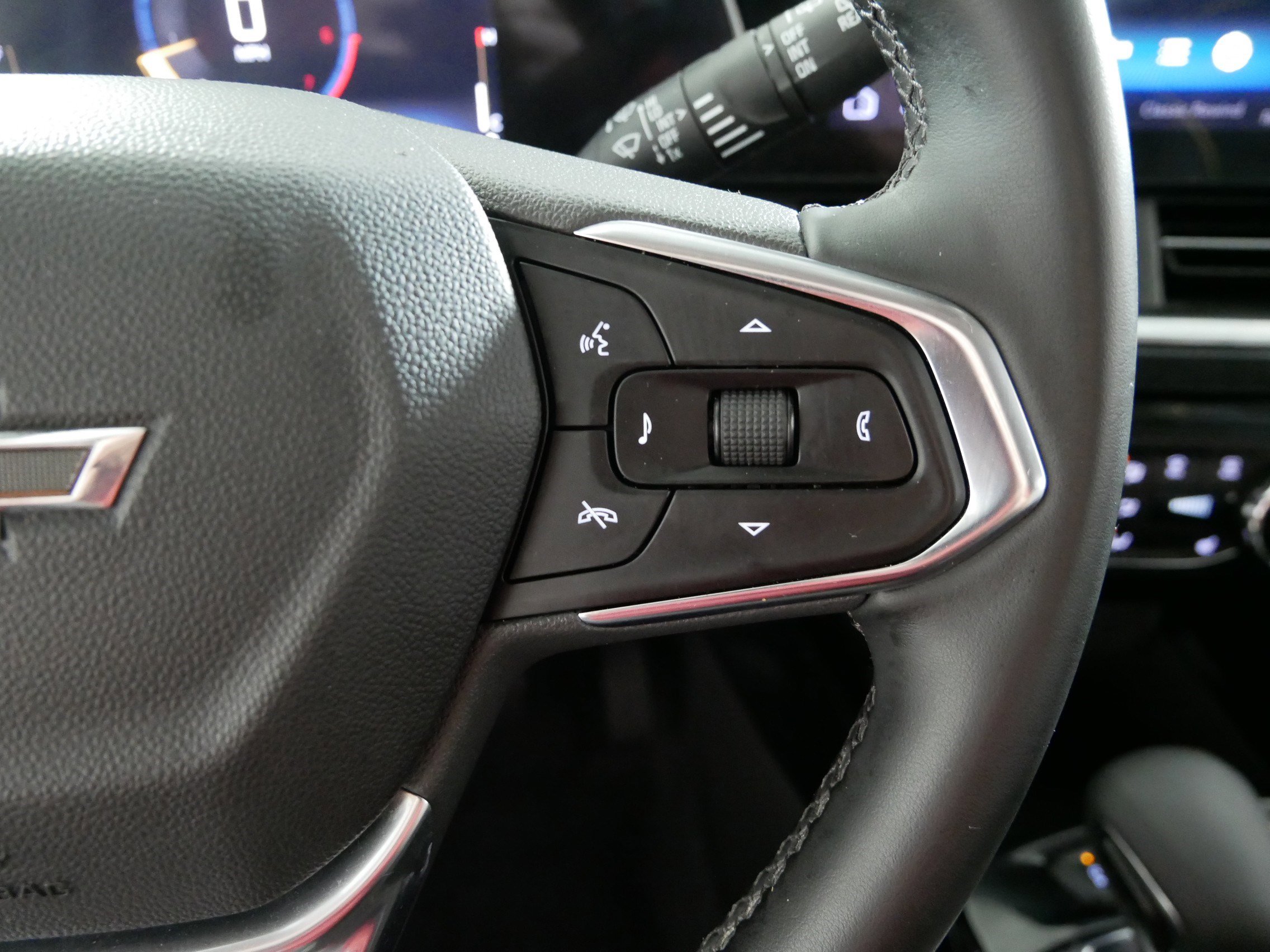 Used 2024 Chevrolet Trax ACTIV w/ Driver Confidence Package image 28