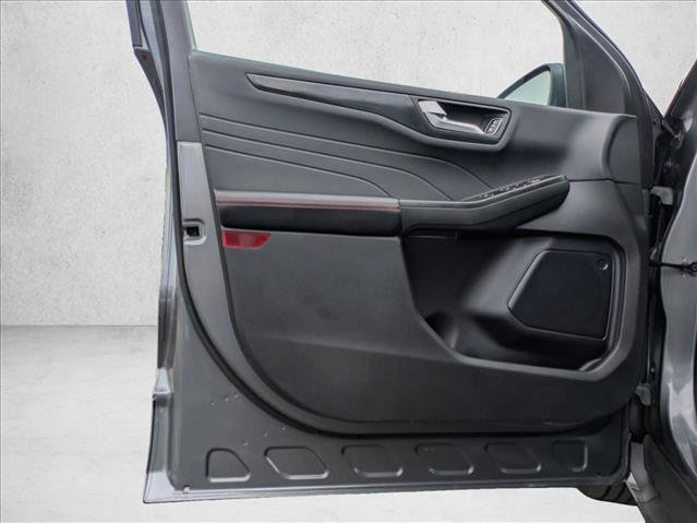 Used 2024 Ford Escape ST-Line w/ Cold Weather Package FWD image 10