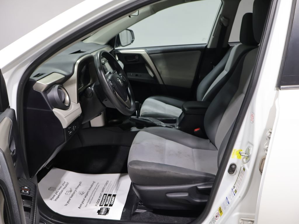 Used 2014 Toyota RAV4 LE AWD/4WD image 9
