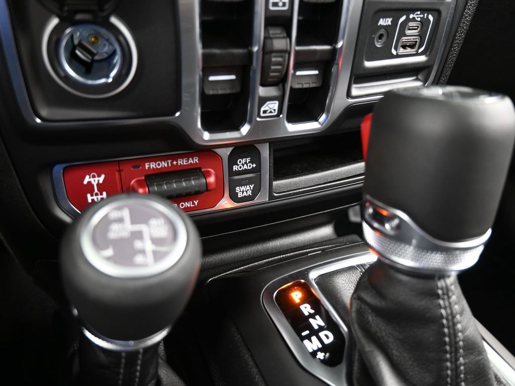 Used 2025 Jeep Wrangler Unlimited Rubicon image 18