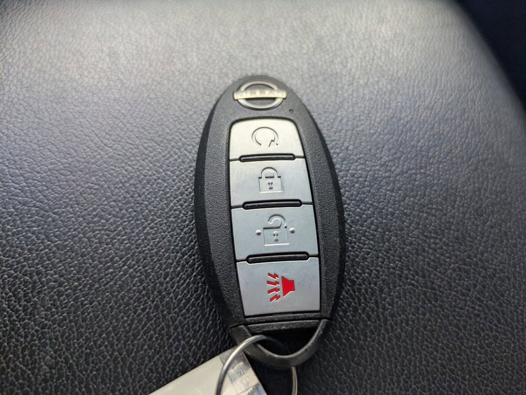 Used 2025 Nissan Frontier PRO-4X AWD/4WD image 32