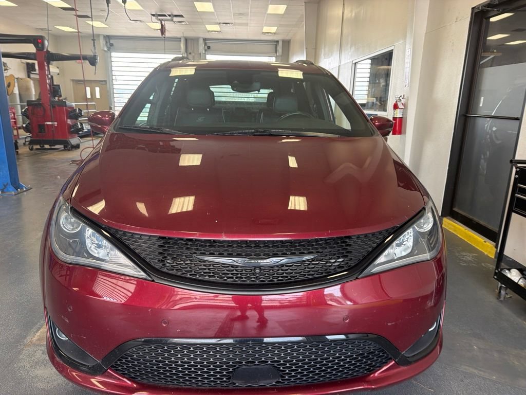 Used 2020 Chrysler Pacifica Limited w/ Advanced Safetytec Group FWD image 5