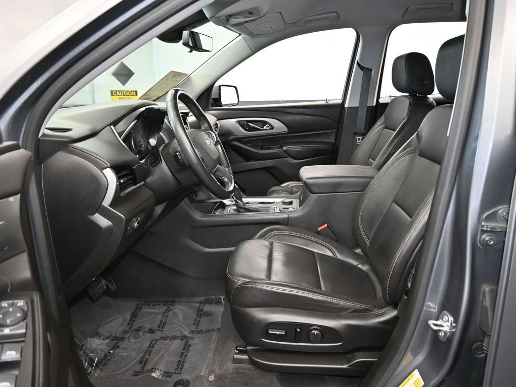 Used 2020 Chevrolet Traverse LT w/ LT Premium Package image 11